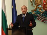Румен Радев подаде оставка като президент