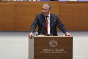 Драгомир Стойнев към ПП-ДБ: Злоупотребявате с енергията на протестиращите - отново ще ги излъжете