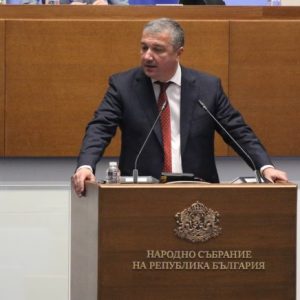 Драгомир Стойнев към ПП-ДБ: Злоупотребявате с енергията на протестиращите - отново ще ги излъжете
