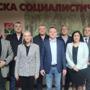 Националният съвет на БСП избра част от водачите си за предстоящите избори
