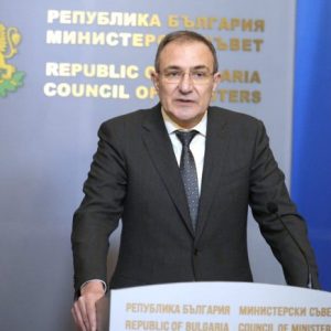 Министър Гуцанов: Осигурихме средства, 67 000 ще получават топъл обяд и през 2026 г.