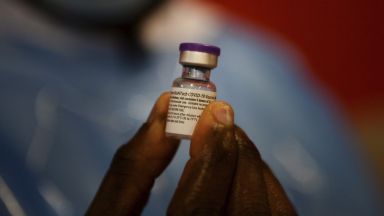 Pfizer изстреля прогнозата си за продажби на ваксината и обяви вероятна нужда от трета доза