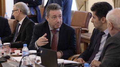 Колко чужденци са получили "златни паспорти" в България