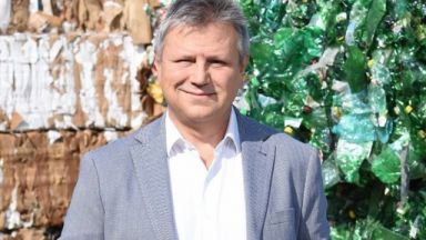 Хората не знаят, че законът ги задължава да изхвърлят отпадъците си разделно