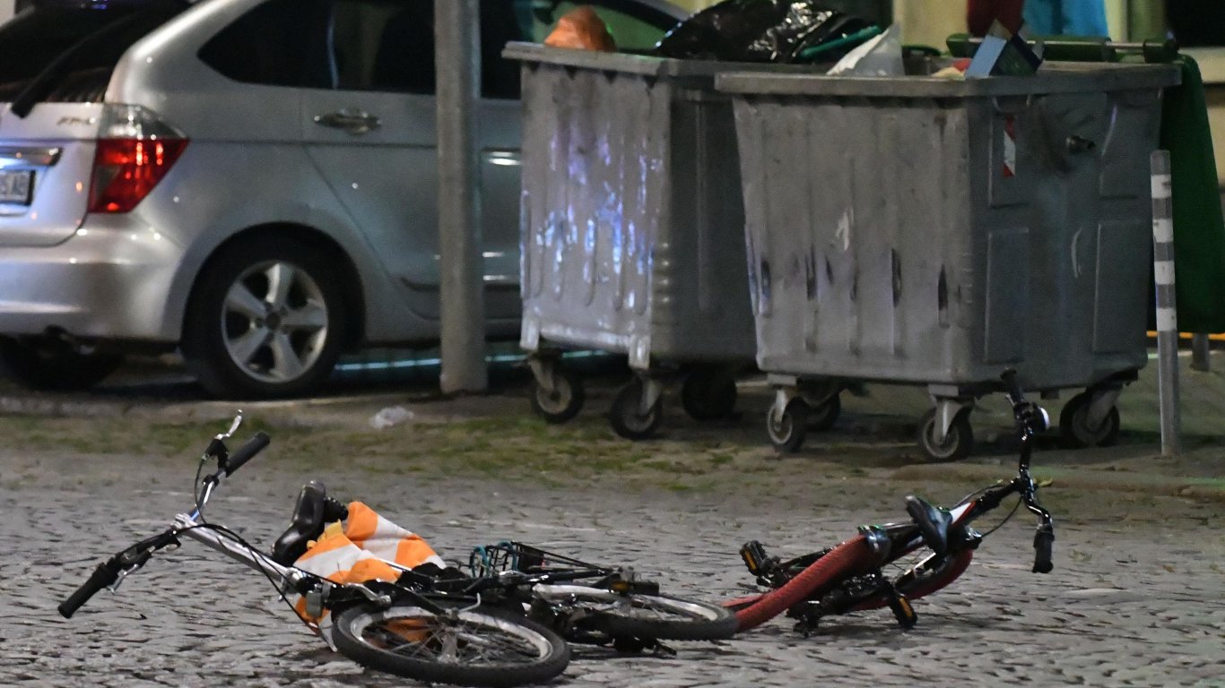 Дете с колело загина, блъснато от кола в центъра на Лясковец
