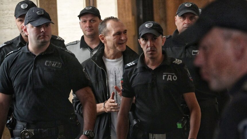 Окончателно: Божков ще е под домашен арест с електронна гривна