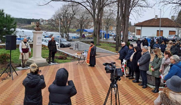 Паметник на Левски откриха в Ахтопол